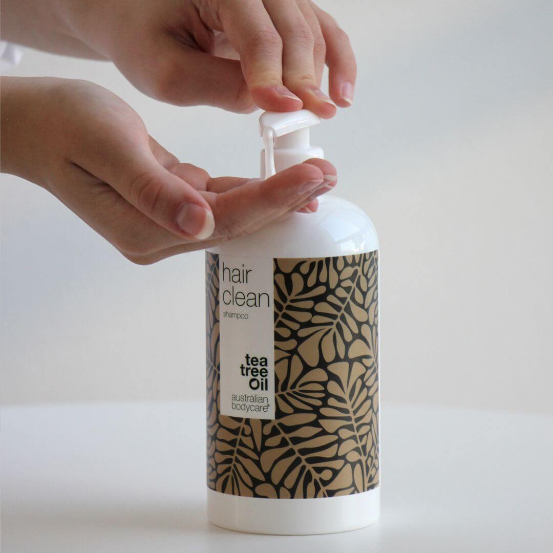 2 produkty na pupínky ve vlasech - Peeling na pokožku hlavy a šampon s Tea Tree olejem na aknózní pokožku hlavy