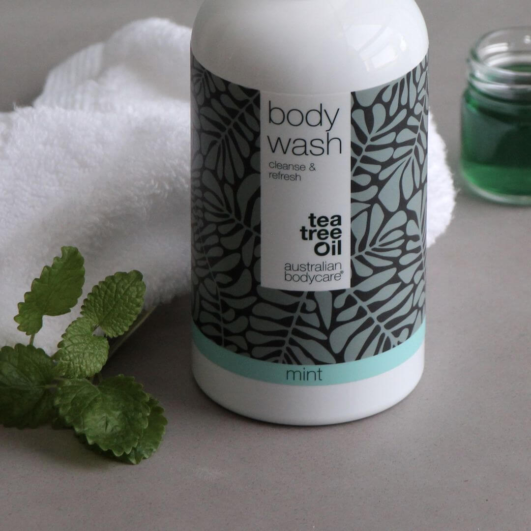 4 za cenu 3 Tea Tree tělové mycí prostředky 500 ml Mint - výhodná nabídka — Balení 4 tělových mycích prostředků (500 ml): Tea Tree Oil Mint