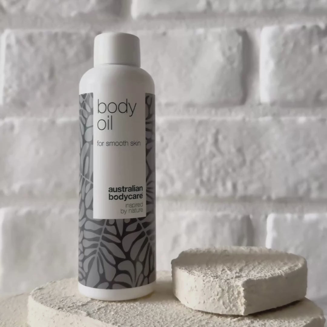 Body Oil snižuje strie, jizvy a pigmentové skvrny. Obsahuje mandlový olej, skvalan a vitamín E pro hydratovanou a jemnou pokožku.