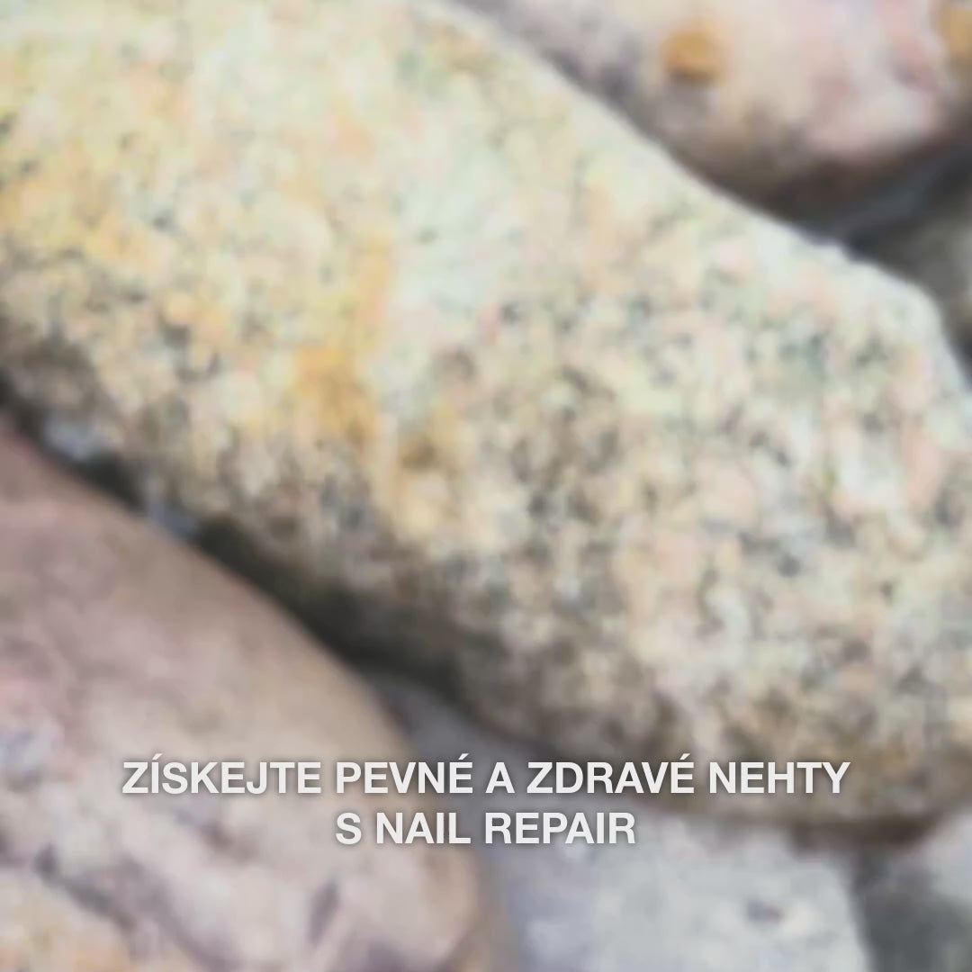 Australian Bodycare Nail Repair se nanáší štětečkem na nehty pro péči a posílení nehtů na rukou i nohou.