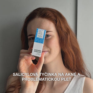 SOS tyčinka s kyselinou salicylovou na pupínky a zarudnutí — SOS tyčinka s kyselinou salicylovou čistí mastnou pleť, snižuje nedokonalosti a vyrovnává tón pleti. Obsahuje Kyselinu salicylovou.
