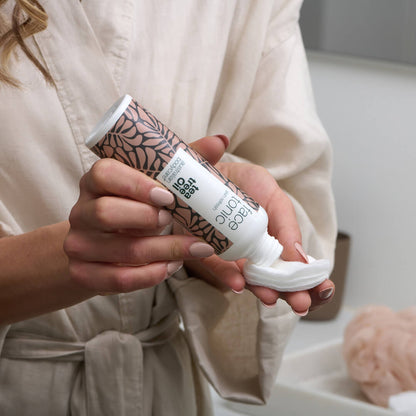 Pleťové tonikum s Tea Tree olejem - Hloubkově čisticí tonikum s Tea Tree olejem a bez alkoholu pro každodenní použití