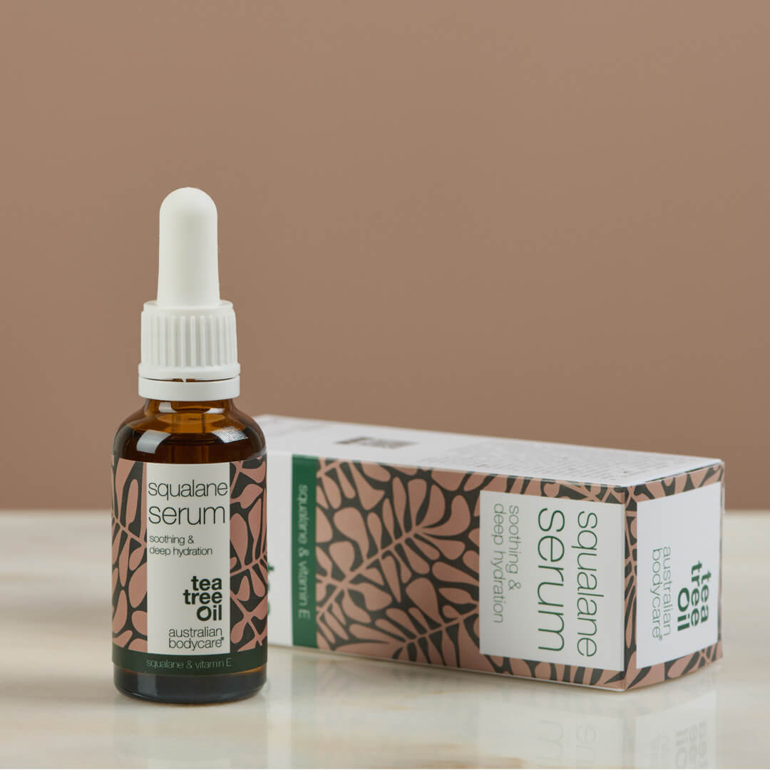 Hydratační pleťové sérum se skvalanem & vitamínem E — Skvalan & vitamín E poskytují hlubokou hydrataci suché pleti. Lehká, nemastná textura, která se rychle vstřebává a vyživuje pleť.
